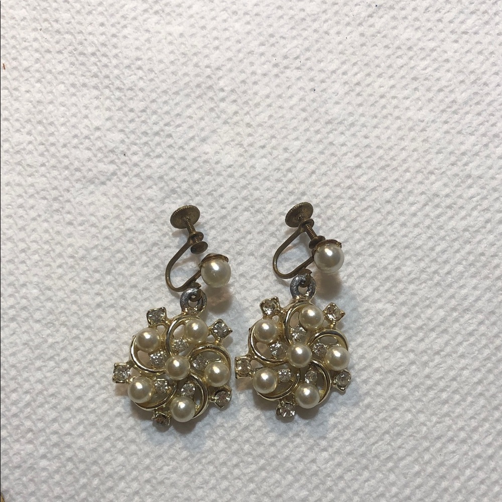 Vintage Gold and Pearl Clip-On Earrings